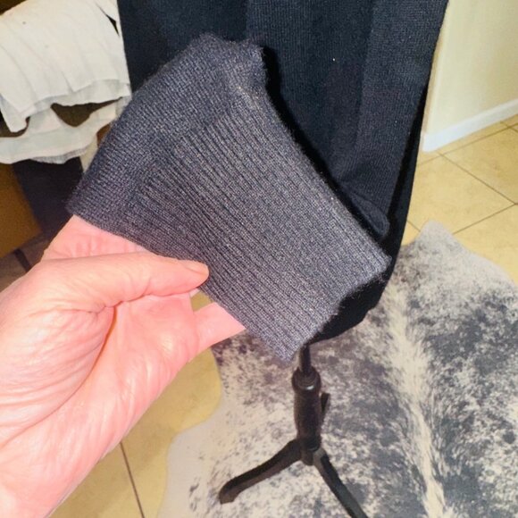 Investments Black Fine Cashmere Mock Neck Sweater L Womens Classic Style Preppy - Picture 9 of 9